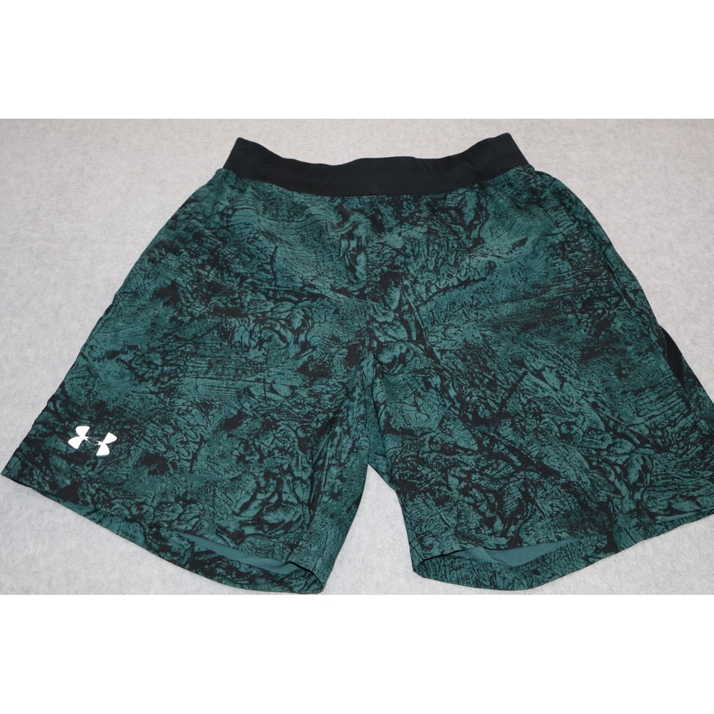 Under Armour Athletic Gym Shorts Mens Small Green HeatGear Fitted 7" Inseam **